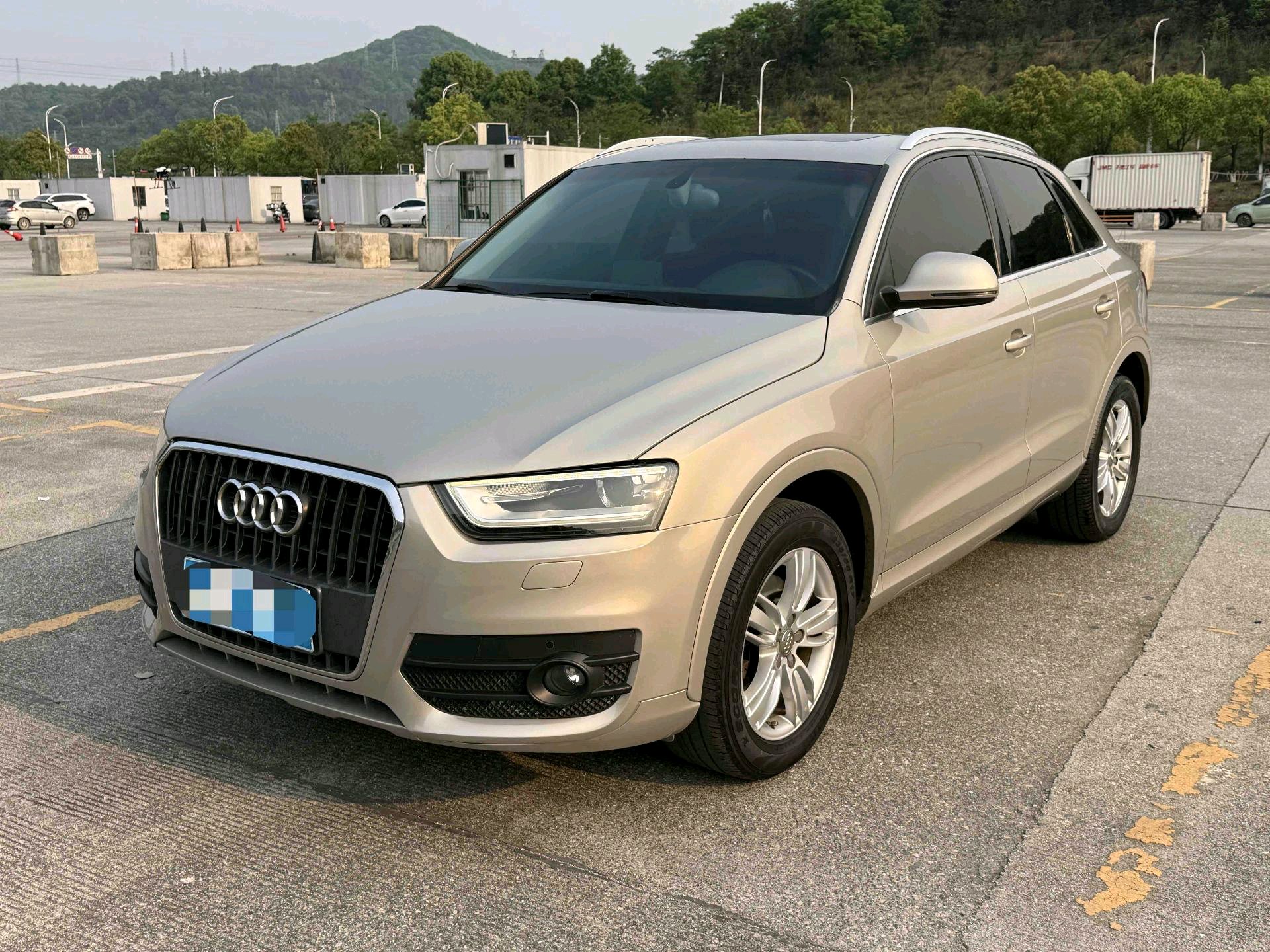 Audi Q3 2014 car image 