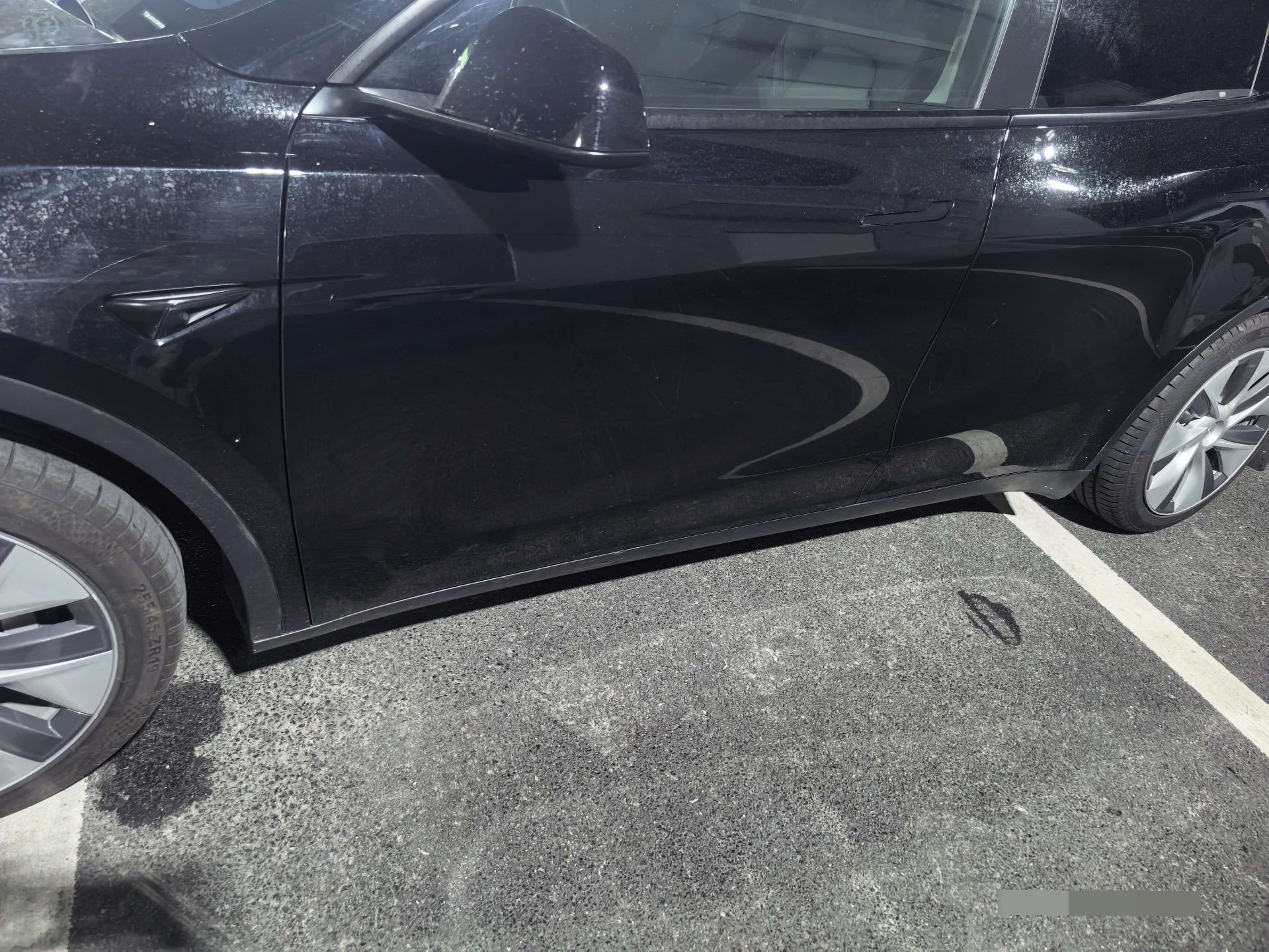 Tesla Model Y 2023 imagen de coche #4