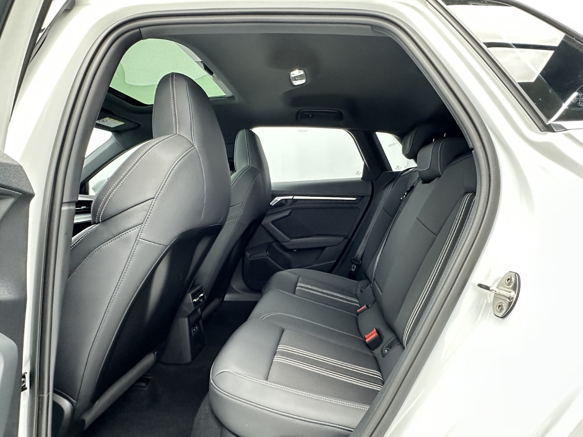 Audi A3 2024 صورة سيارة #5