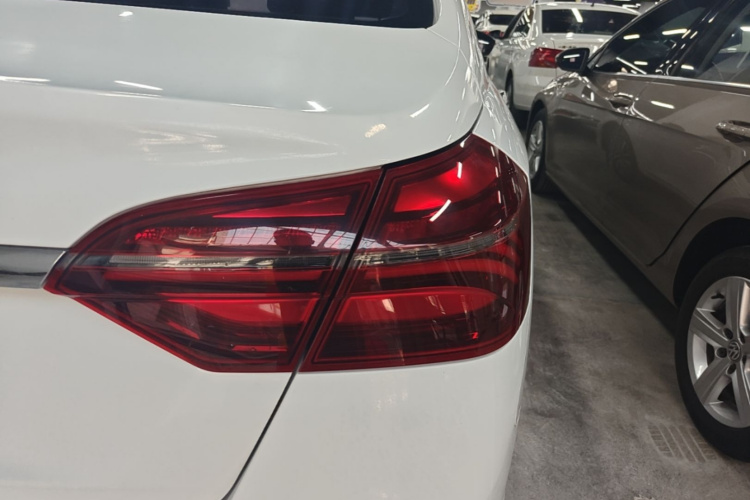 GEELY Emgrand 2020 #8 GEELY Emgrand 2020 car image #8