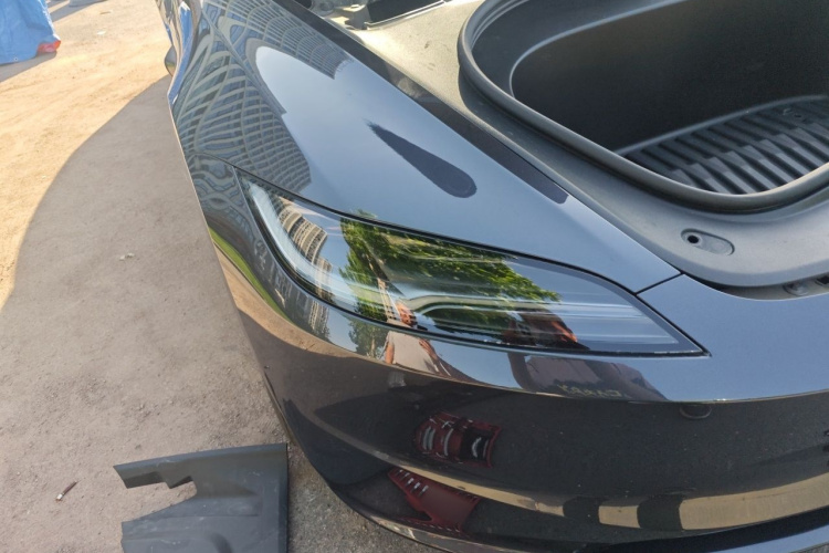 Tesla Model 3 2025 car image #8