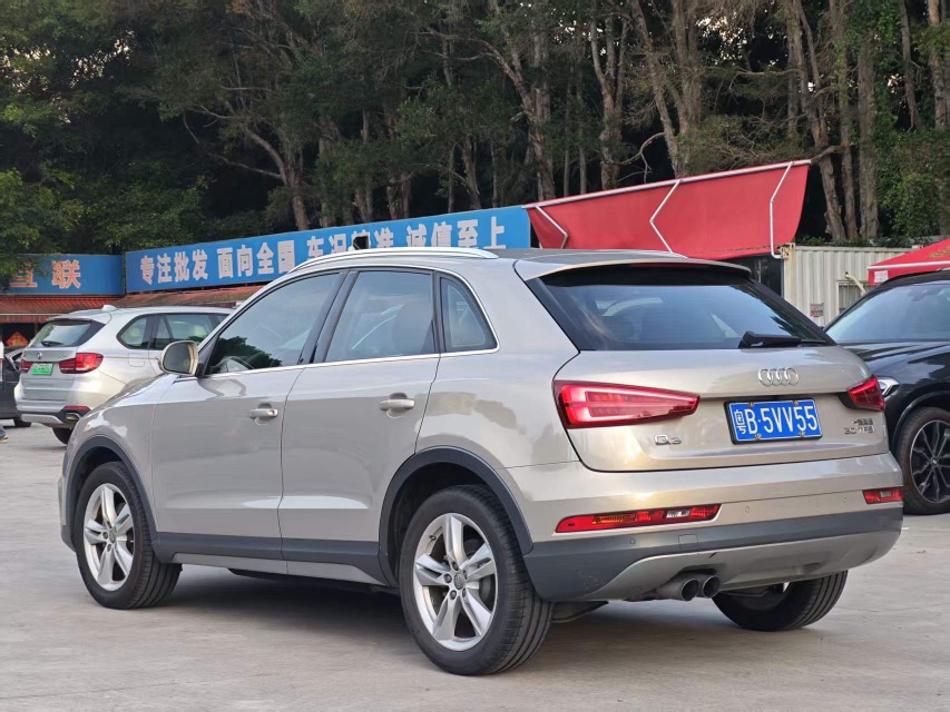 Audi Q3 2018 car image #4