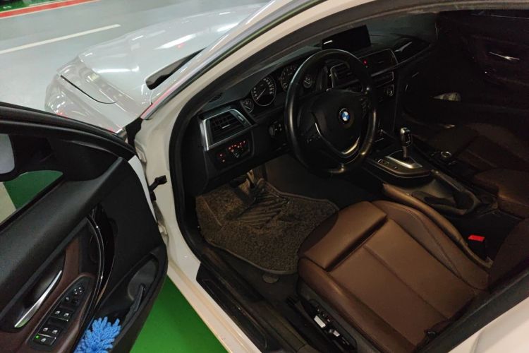 BMW 3 Series 2018 #9 BMW 3 Series 2018 car image #9