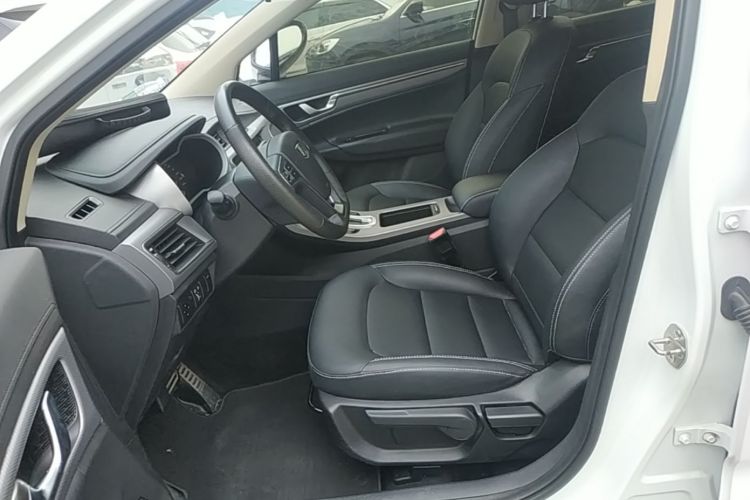 GEELY Emgrand GS 2018 car image #19