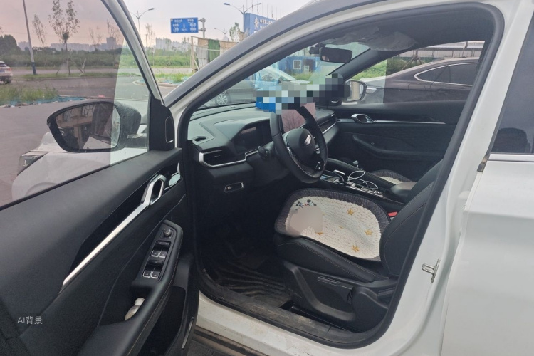 GEELY Coolray 2025 car image #18