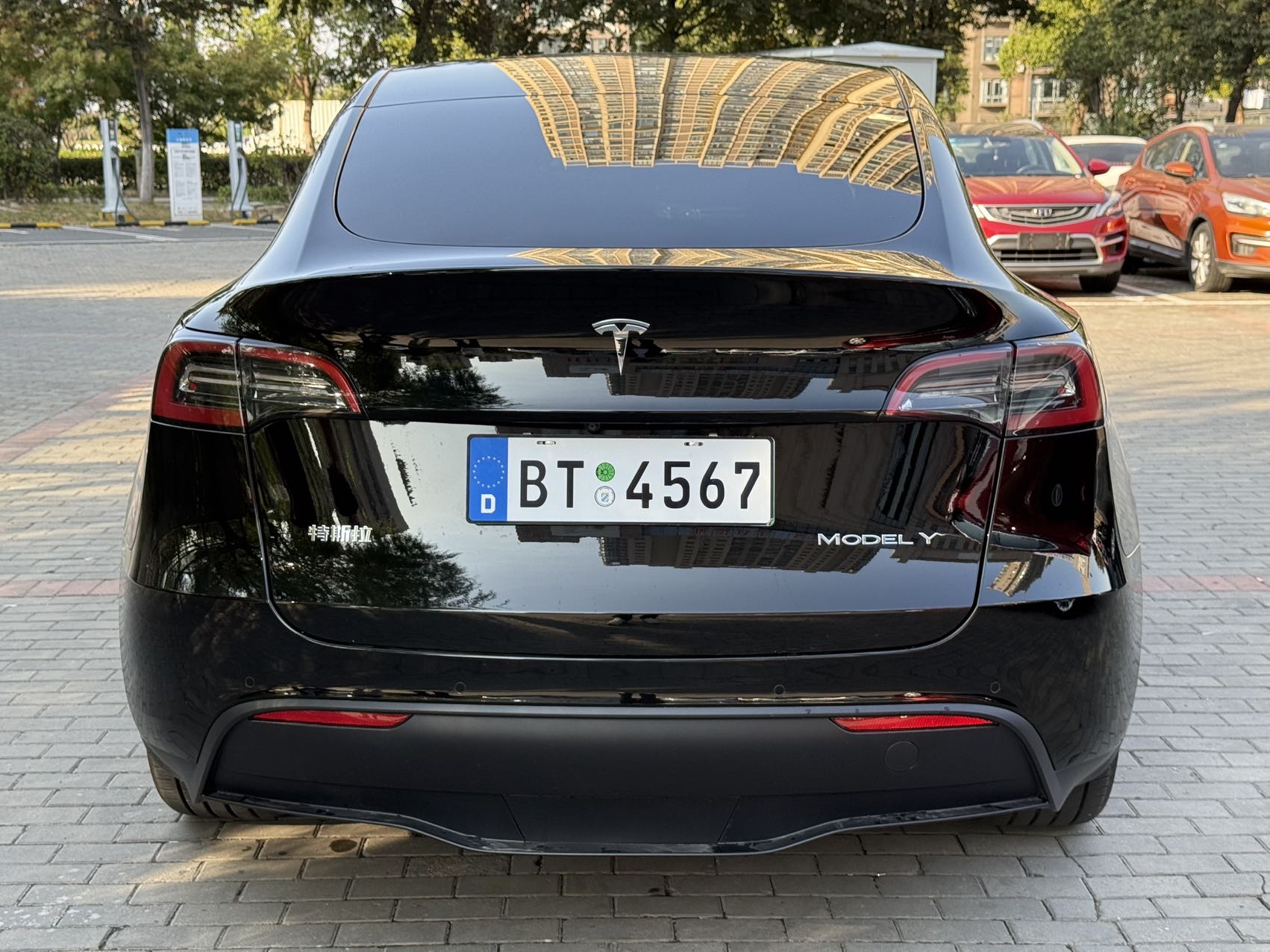 Tesla Model Y 2022 car image #8