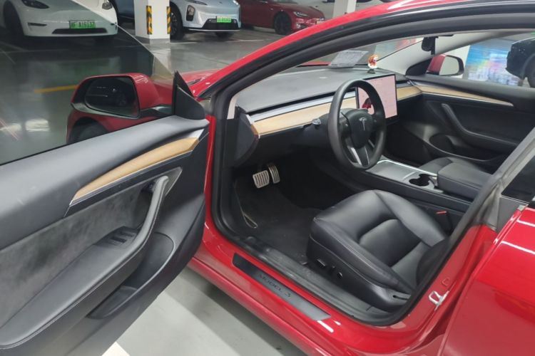 Tesla Model 3 2021 car image #12