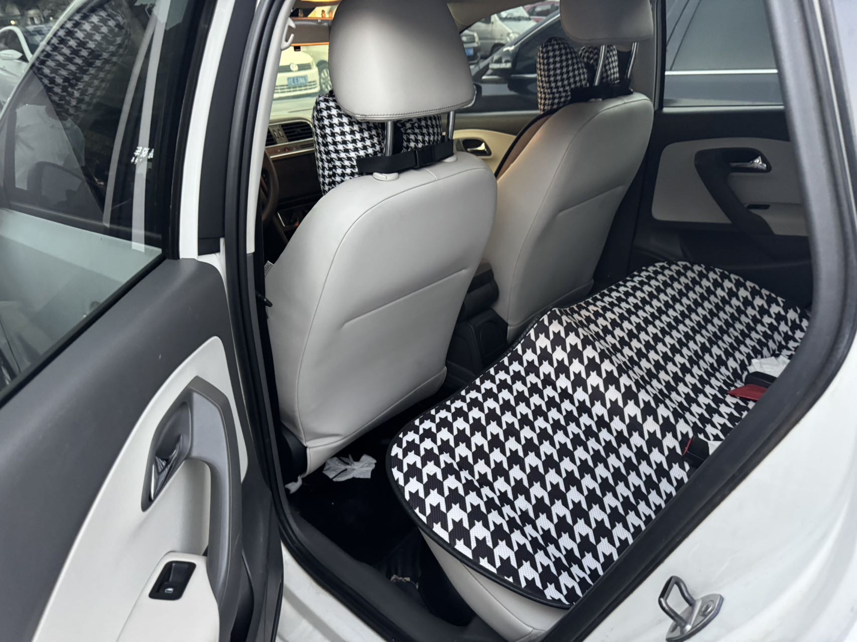 Volkswagen Polo 2014 imagen de coche #3