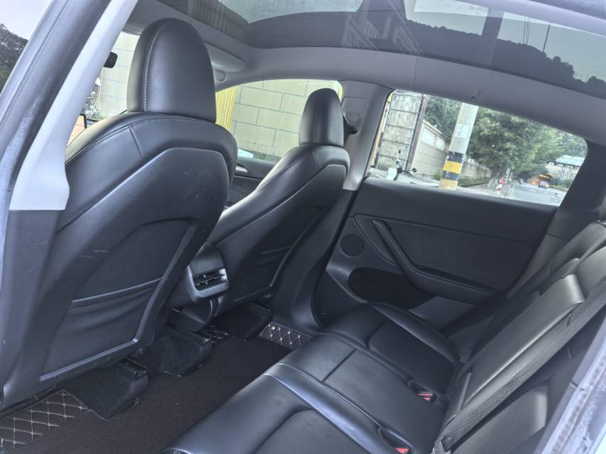 Tesla Model Y 2023 #5 Tesla Model Y 2023 car image #5
