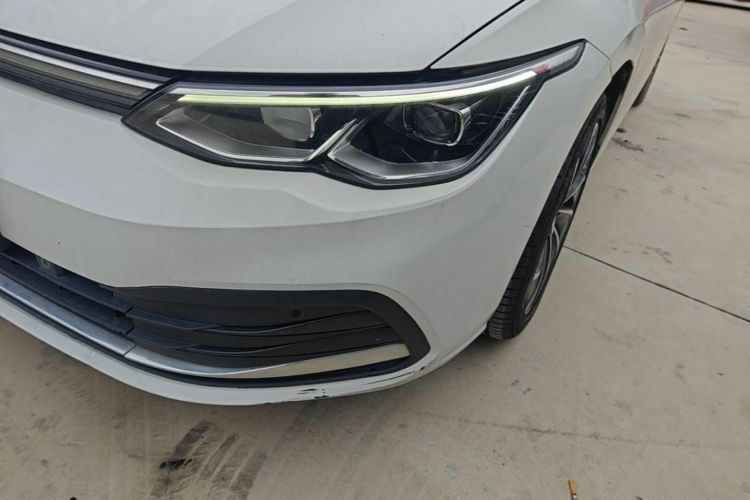 Volkswagen Golf 2021 car image #23