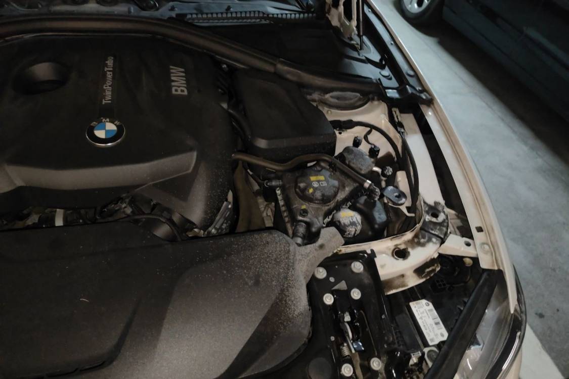 BMW 3 Series 2017 car image #12