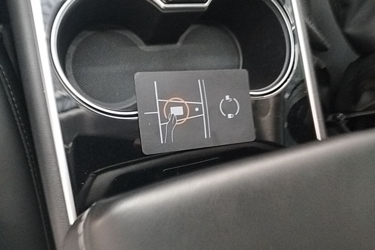 Tesla Model 3 2020 immagine di auto #9