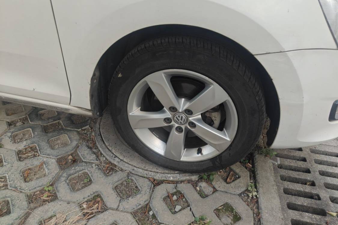 Volkswagen Santana 2015 car image #9