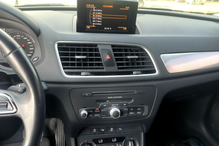 Audi Q3 2017 #13 Audi Q3 2017 car image #13