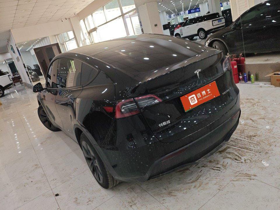 Tesla Model Y 2023 car image #4