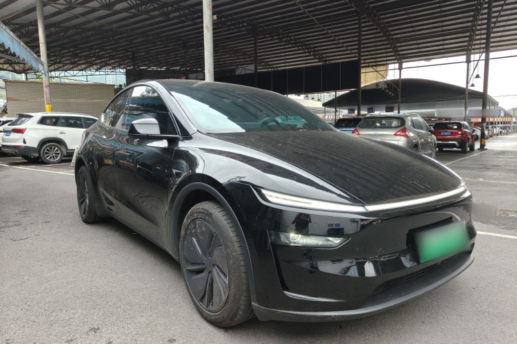 Tesla Model Y 2026 #4 Tesla Model Y 2026 car image #4