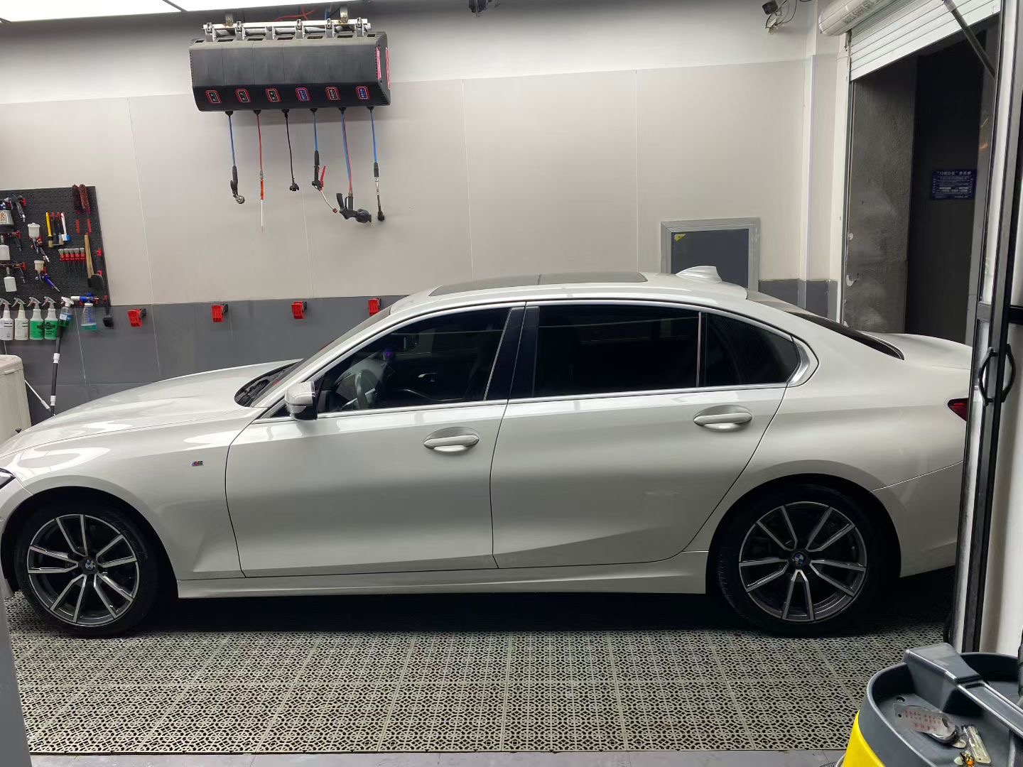 BMW 3 Series 2021 car image #4