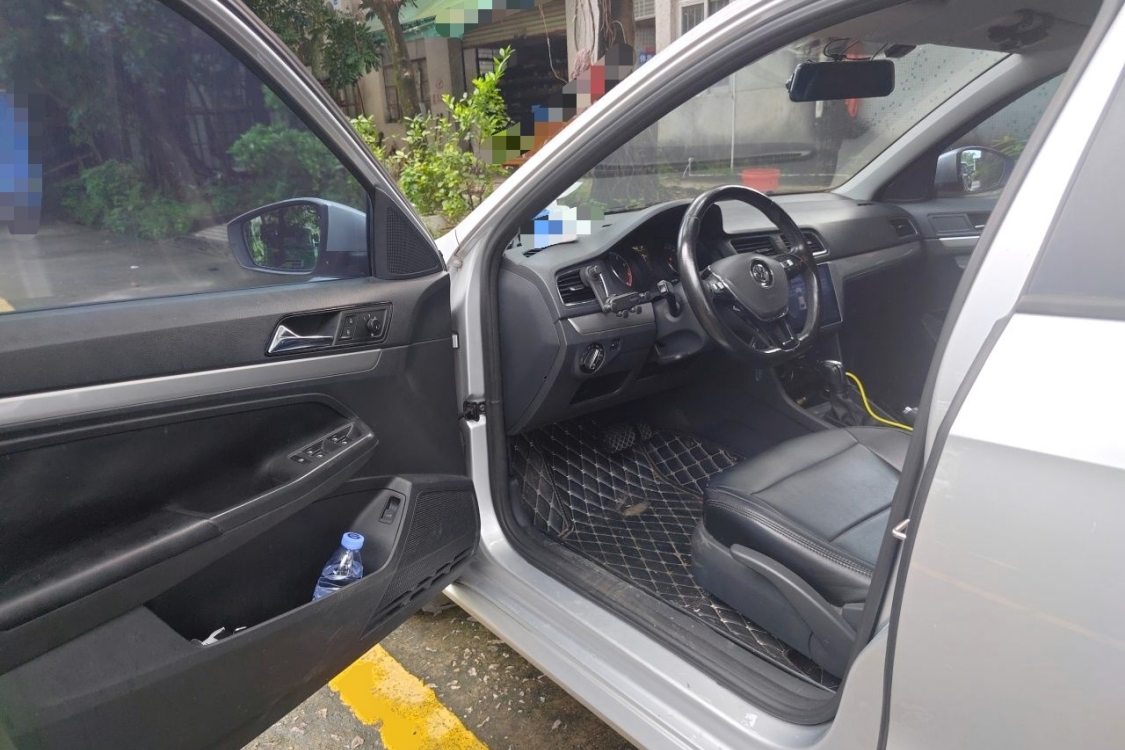 Volkswagen Lavida 2018 car image #25