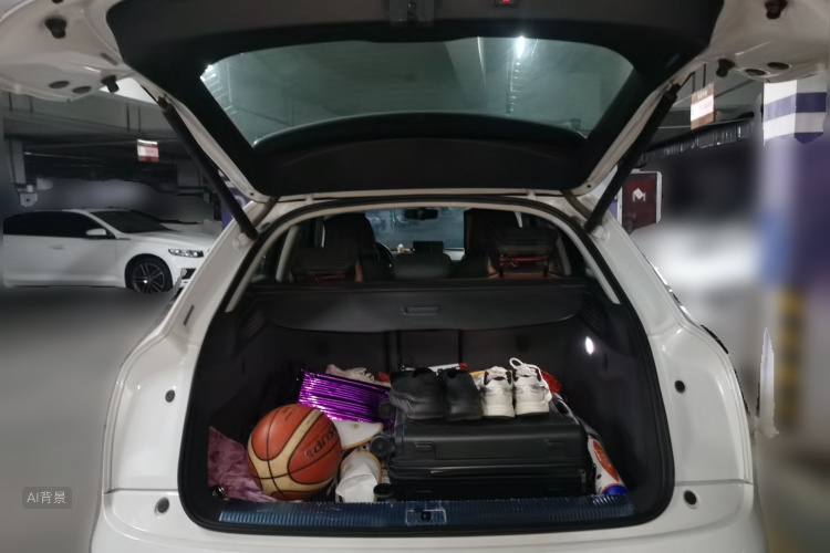 Audi Q3 2019 car image #21