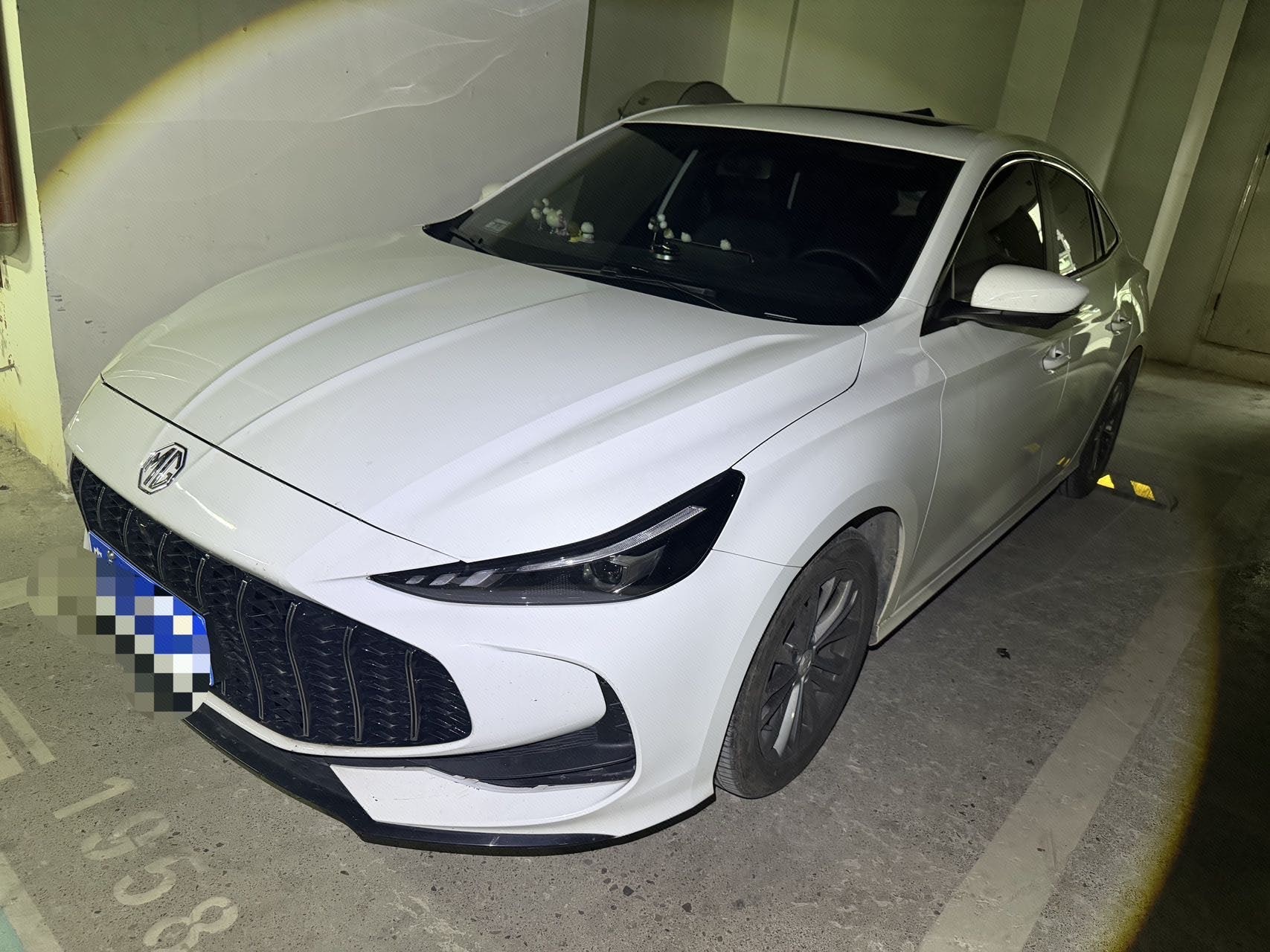 MG 5 2024 immagine di auto 
