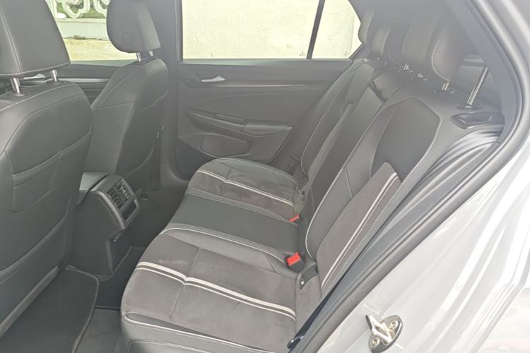 Volkswagen Golf 2024 car image #13
