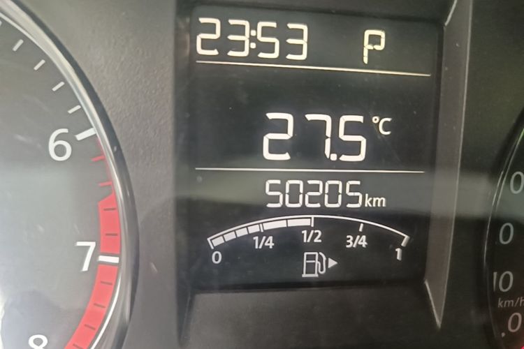Volkswagen Polo 2017 car image #12