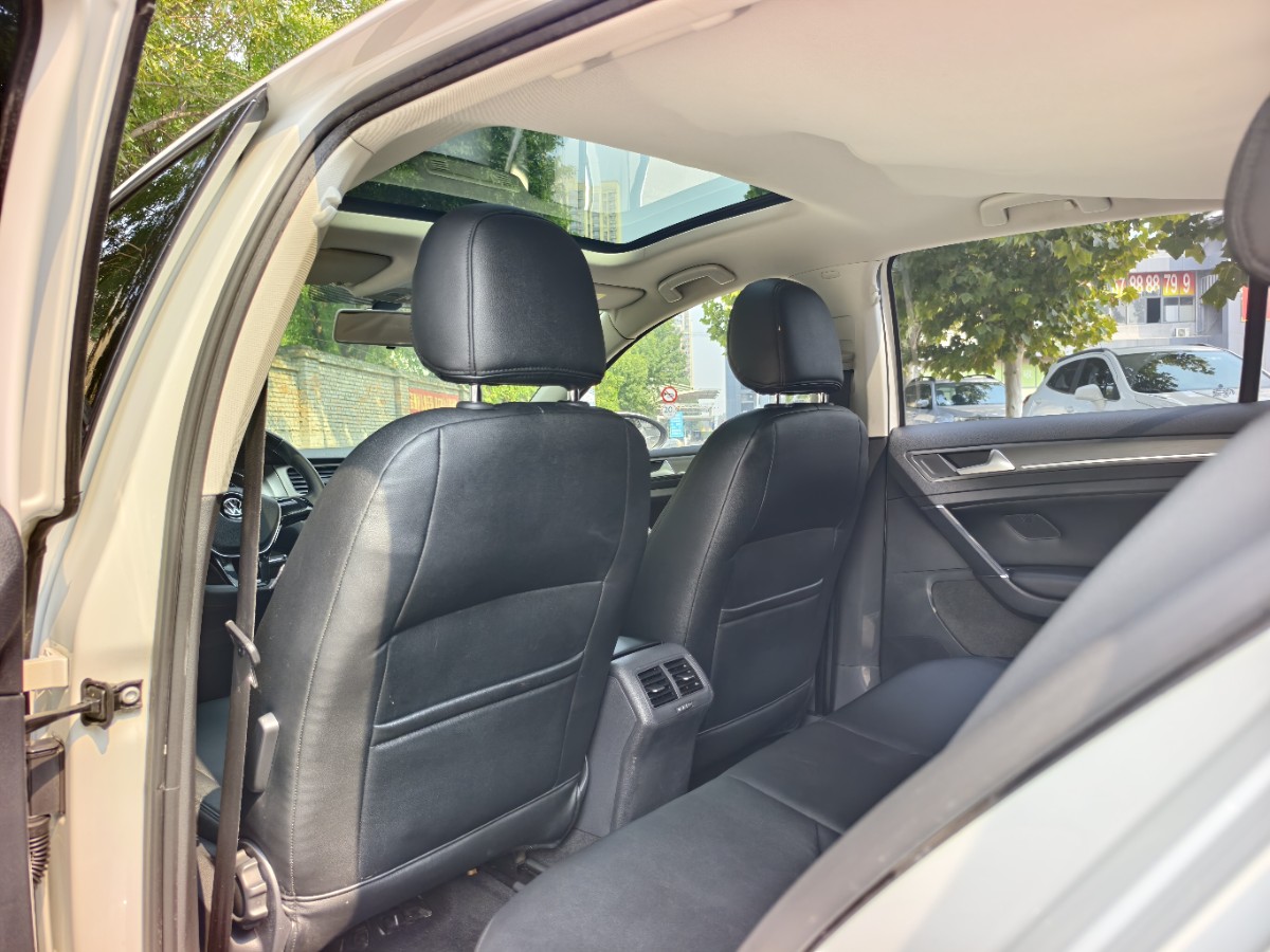 Volkswagen Golf 2015 car image #5