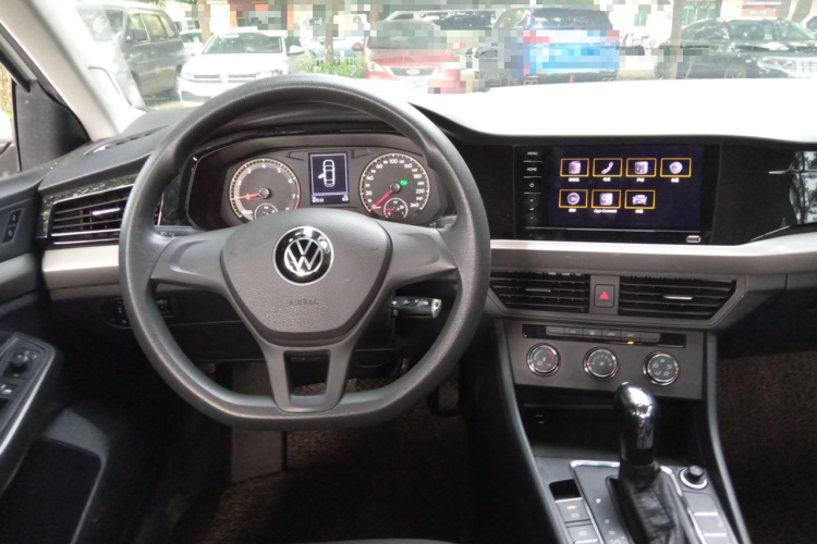 Volkswagen Bora 2022 car image #15