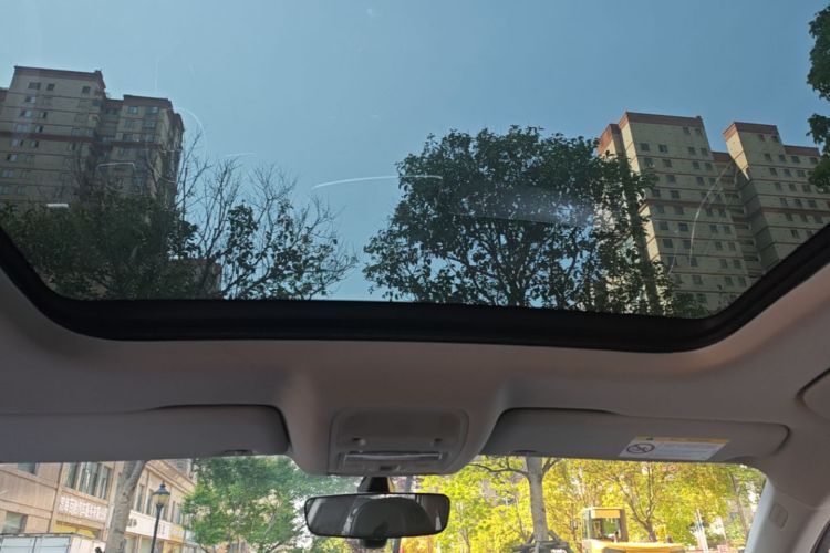 Audi Q3 2019 car image #18