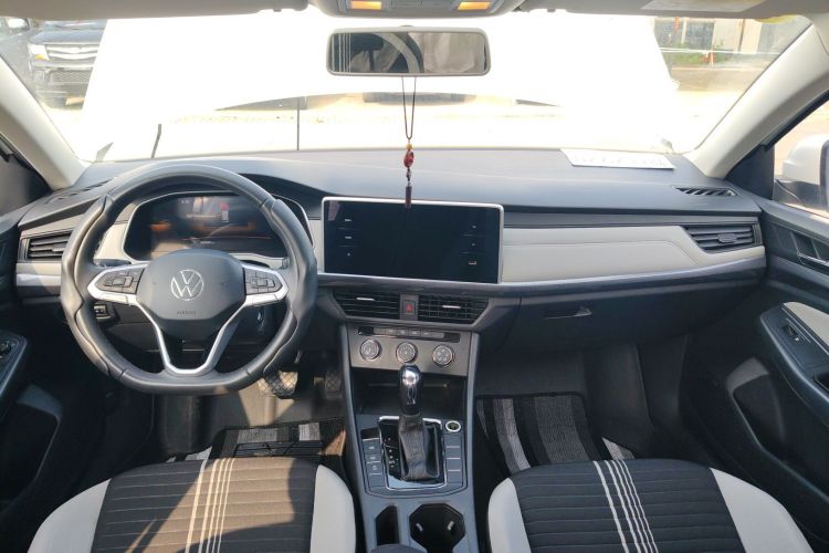 Volkswagen Bora 2023 immagine di auto #10