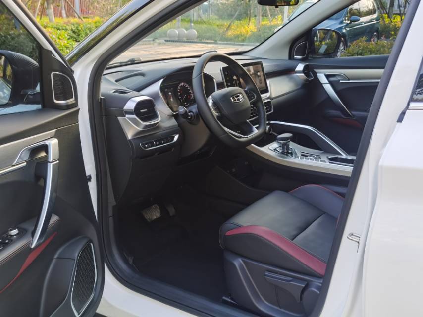 GEELY Coolray 2022 image de voiture #4
