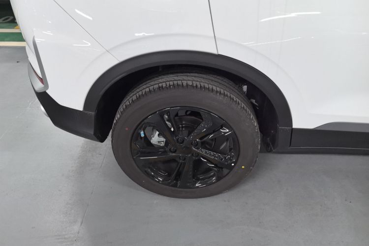 GEELY Coolray 2025 car image #10