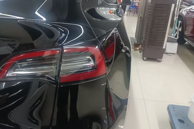 Tesla Model Y 2021 #8 Tesla Model Y 2021 car image #8