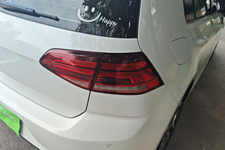 Volkswagen Golf 2020 car image #8