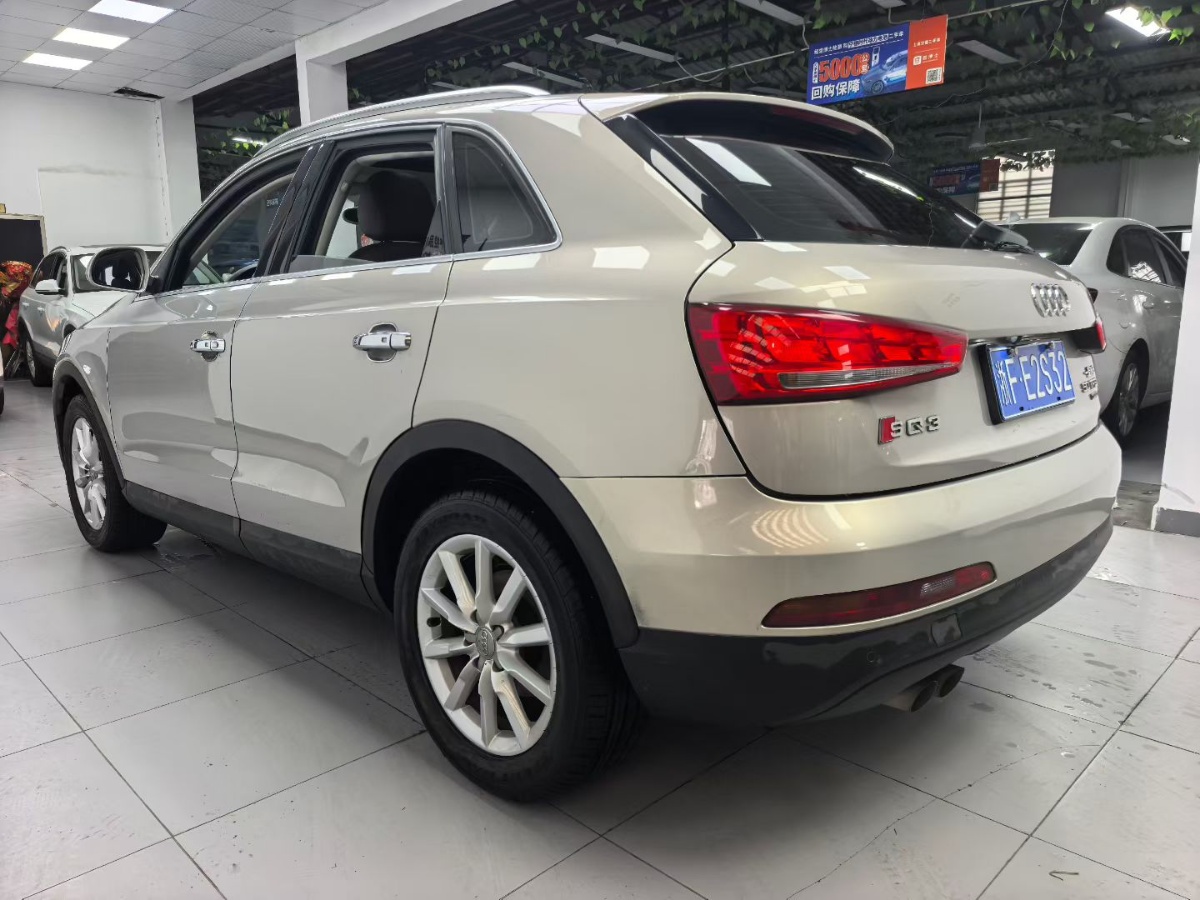 Audi Q3 2016 car image #6