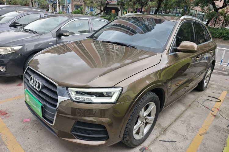 Audi Q3 2019 car image #2