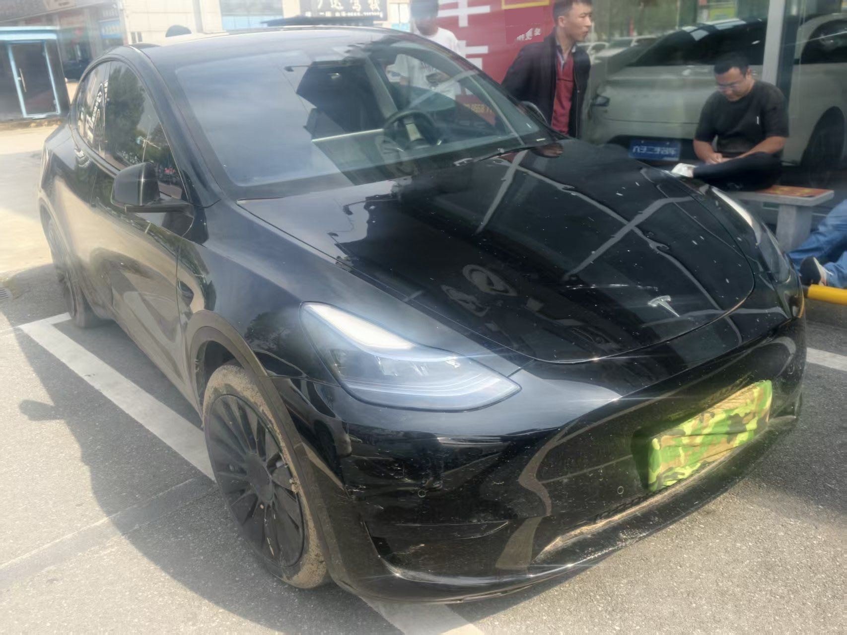 Tesla Model Y 2023 #4 Tesla Model Y 2023 car image #4