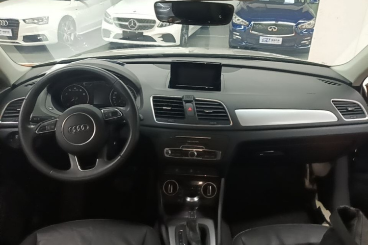 Audi Q3 2019 #11 Audi Q3 2019 car image #11