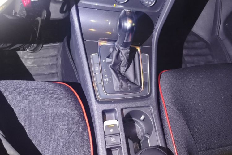 Volkswagen Golf 2019 #14 Volkswagen Golf 2019 car image #14