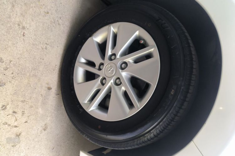 Toyota Corolla 2015 car image #9