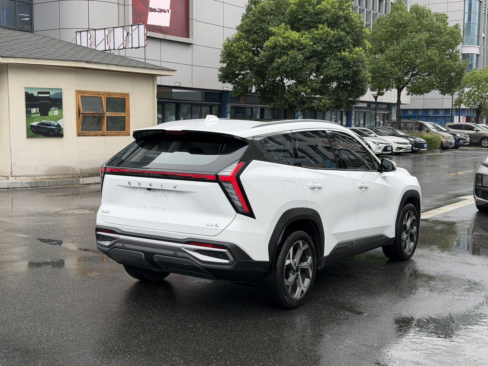 GEELY Boyue L 2023 car image #9