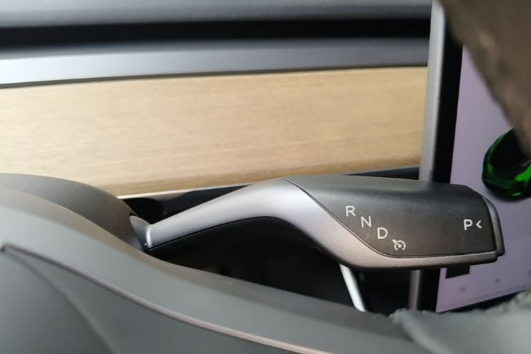 Tesla Model 3 2020 car image #14
