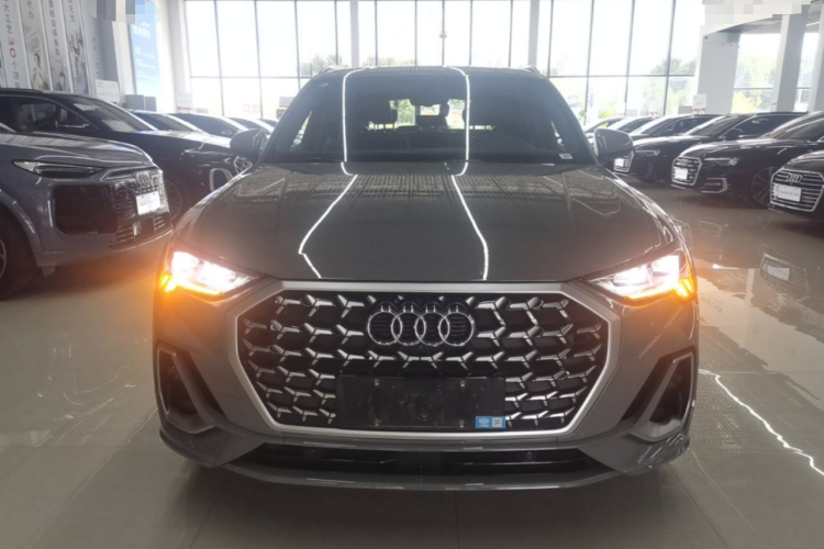 Audi Q3 2025 #3 Audi Q3 2025 car image #3