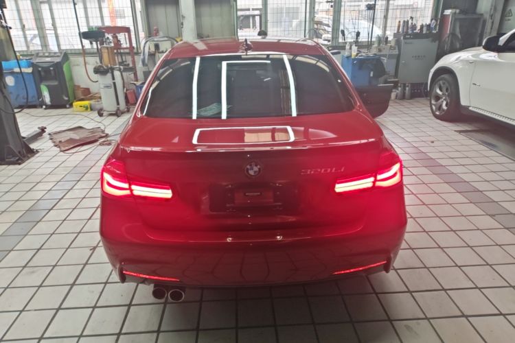 BMW 3 Series 2018 #4 BMW 3 Series 2018 car image #4