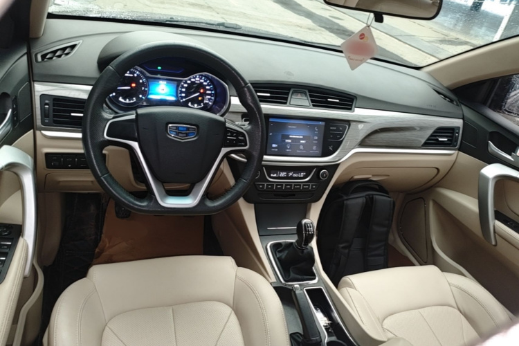 GEELY Emgrand 2018 car image #10