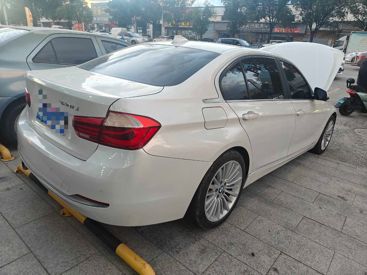 BMW 3 Series 2017 #8 BMW 3 Series 2017 car image #8
