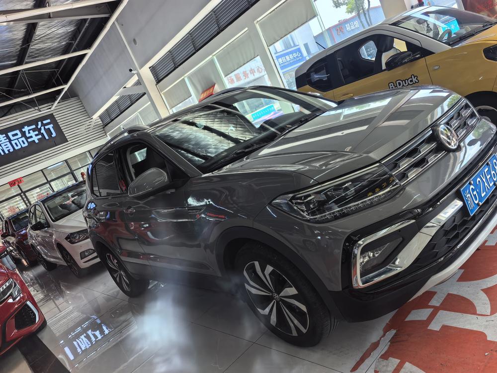 Volkswagen T-Cross 2019 car image #2