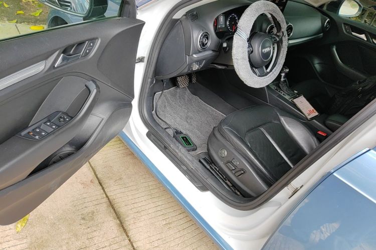 Audi A3 2015 car image #16