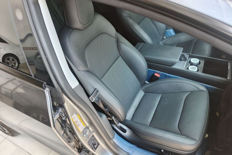 Tesla Model 3 2025 car image #24