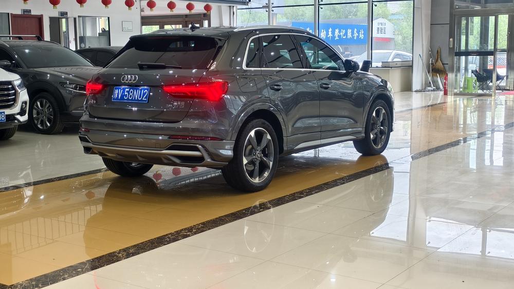 Audi Q3 2022 car image #6